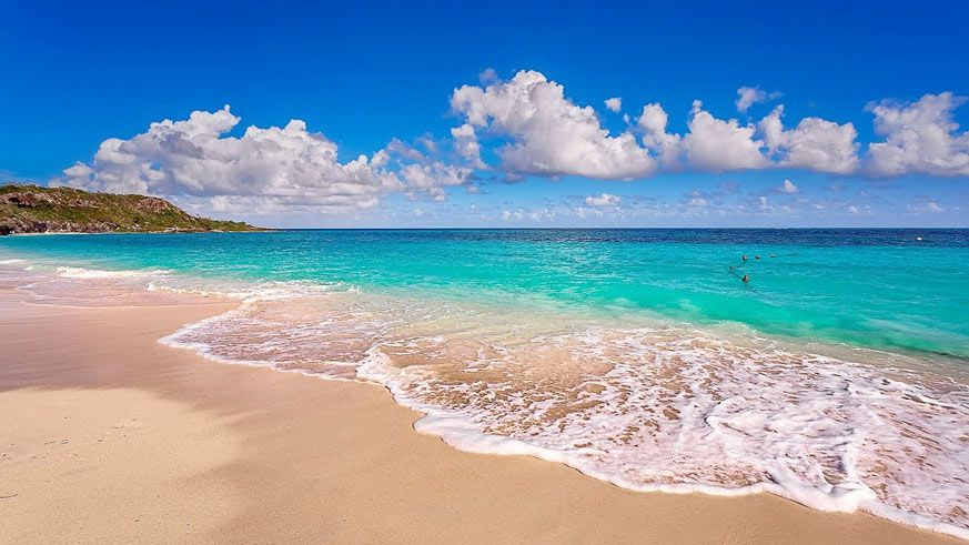 playa esmeralda holguin1