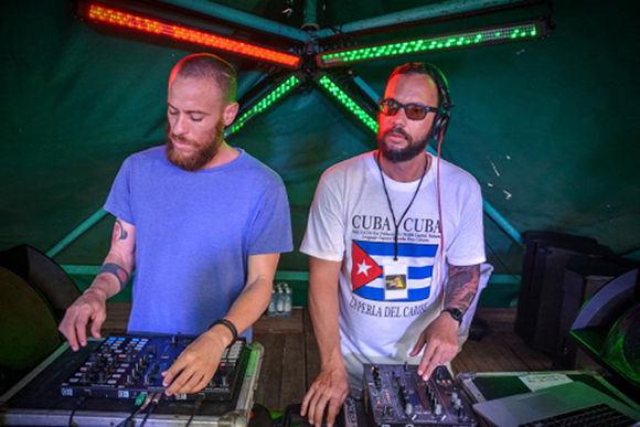 3008 Festival stereo G 1