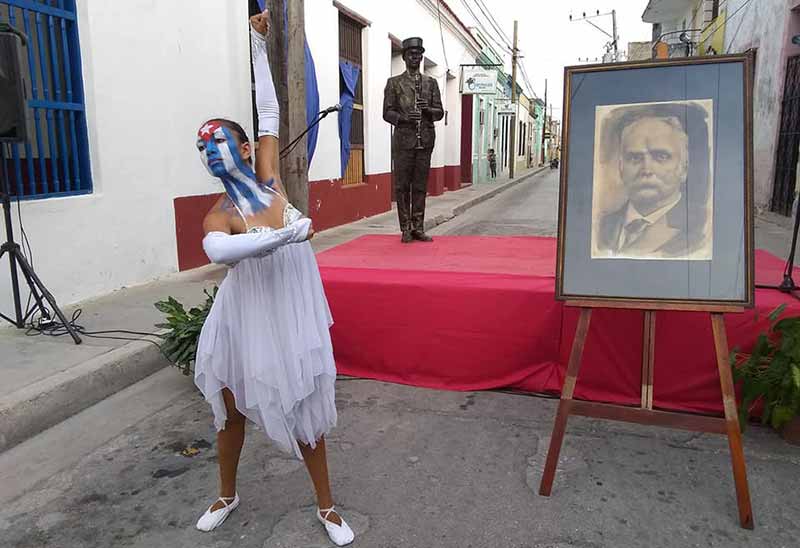 Fotos de la autora calixto garcía homenaje 1
