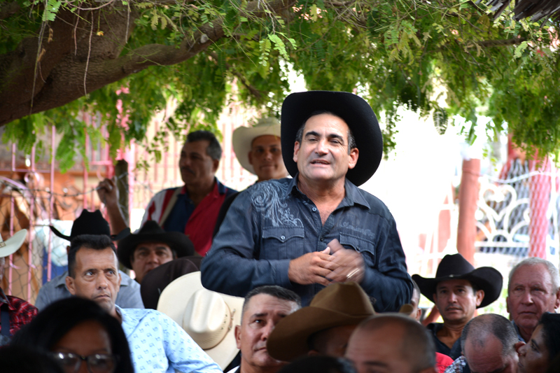 Tapia Ganaderos 12