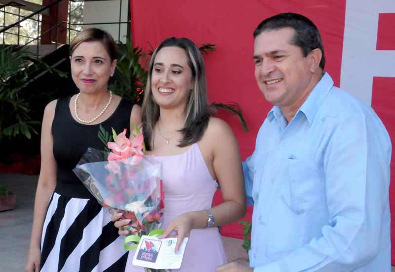 universidad holguín graduación ELA 3