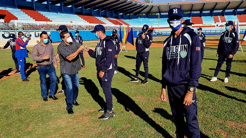 Holguín cachorros abanderados CRD 1