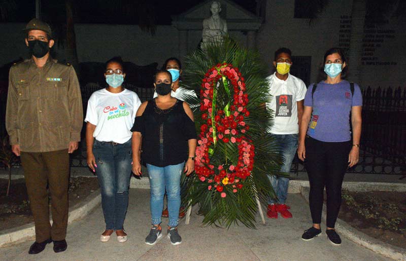 héroe nacional antorchas ATH 9