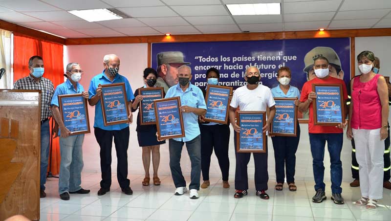 trabajadores eléctricos aniv 6