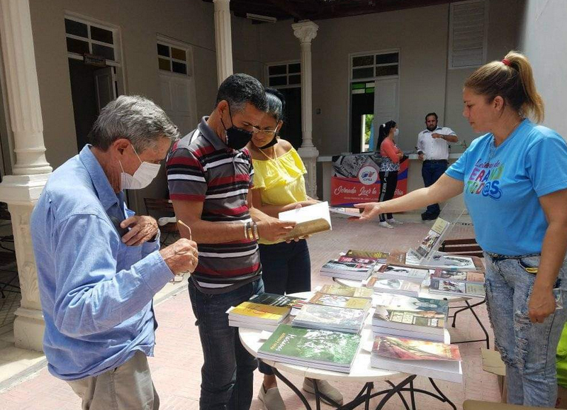 Fotos: Tomadas del perfil de Facebook del Centro del Libro en Holguín. Historiadores Moncada2