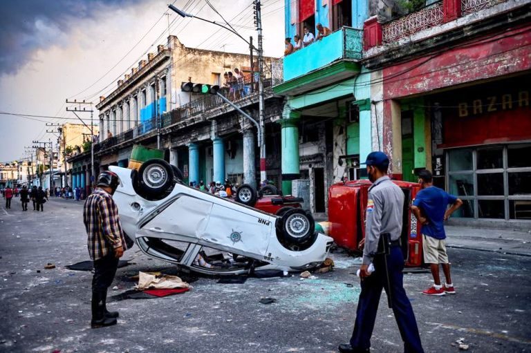 manifestaciones hechos violentos Cuba 11 de julio de 2021 768x511