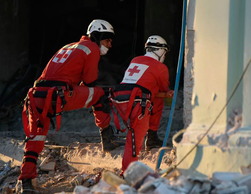 Labores rescate Hotel Saratoga 2