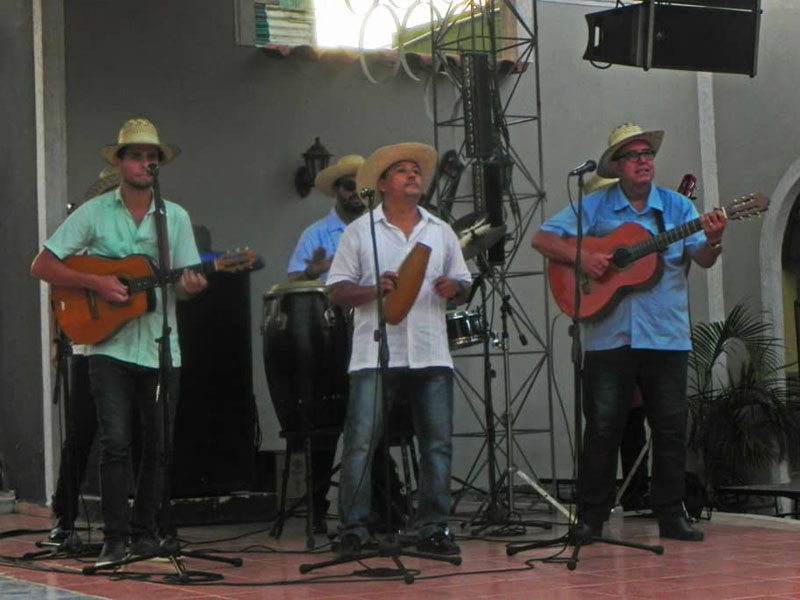 Iberoarte guayaberas 01