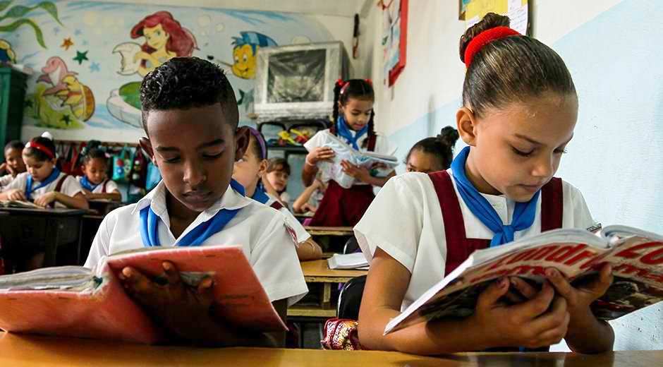 alumnos curso escolar aula cuba