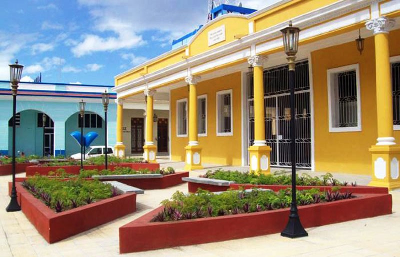 holguin plaza marqueta
