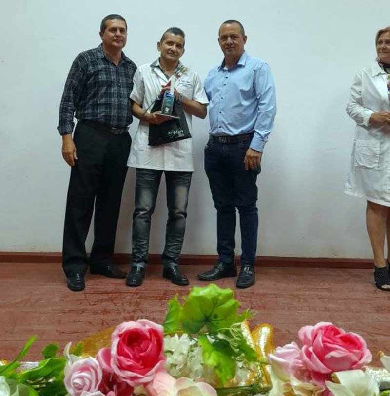 Dr. Edilio Silva, especialista de Segundo Grado en Medicina Interna y en Gerontología y Geriatría, entre los reconocidos. aniversario 340