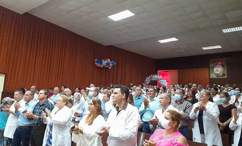 Emotivo acto por el Aniversario 57 de la inauguración del hospital Lenin. Fotos de la autora hospital lenin aniversario 652