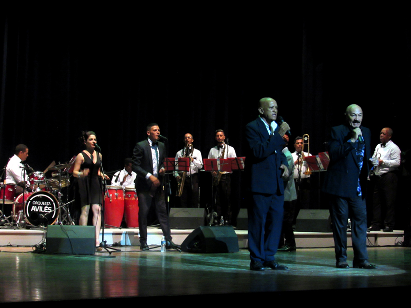Aviles 12