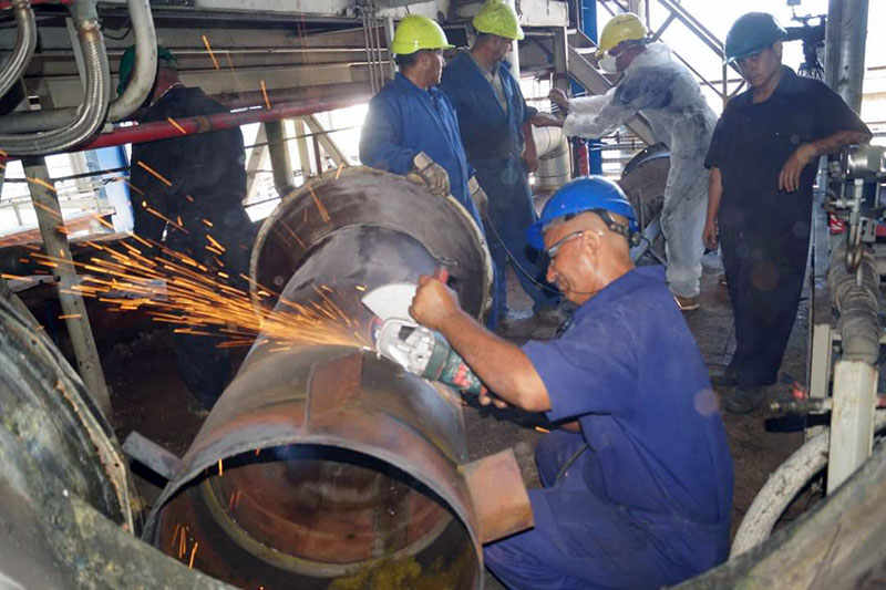 Labores en la Unidad 2 de la termoeléctrica de Felton. Foto: Emilio Rodríguez Felton 01