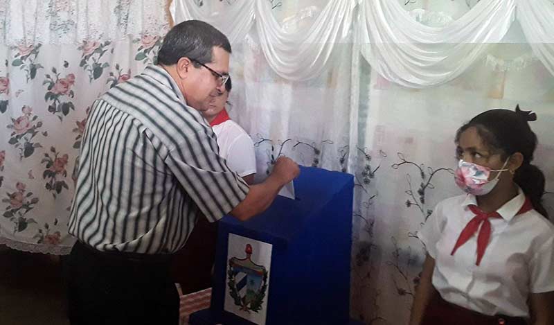 Codigo votaciones secretarioaa Yanela1