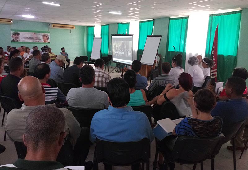 La actividad tuvo como objetivo principal, capacitar a los intendentes y coordinadores que atienden la agricultura en los 14 municipios holguineros. Soberanía Alimentaria 2