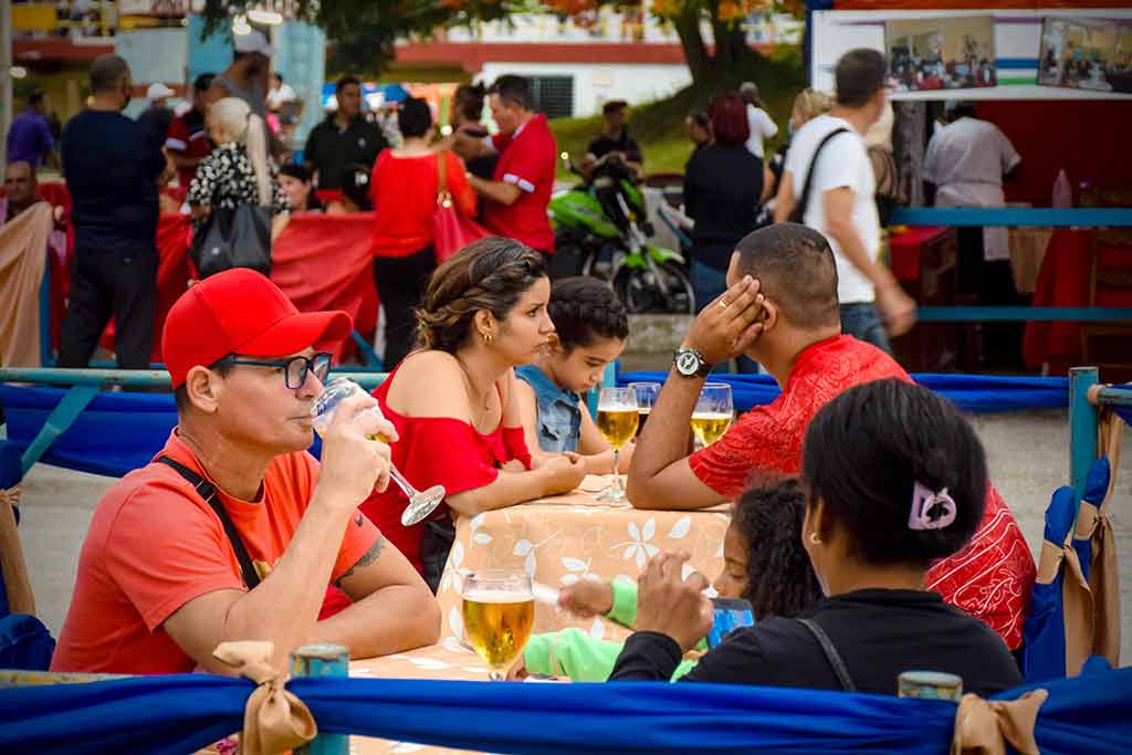 hcs nochesholguineras 10