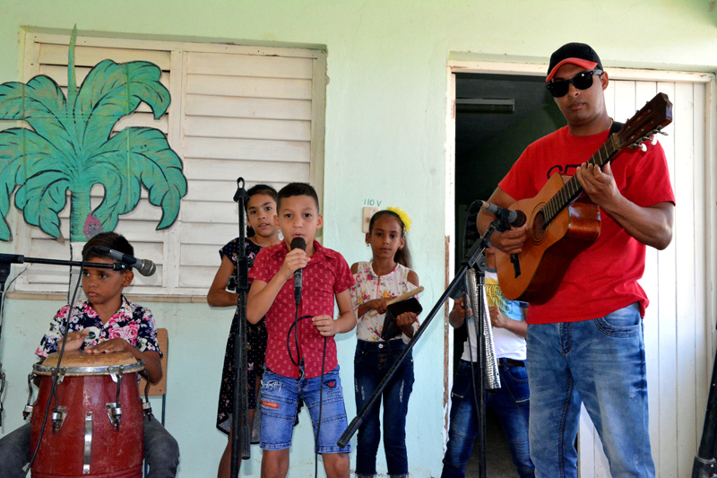 Naranjo Grupo niños