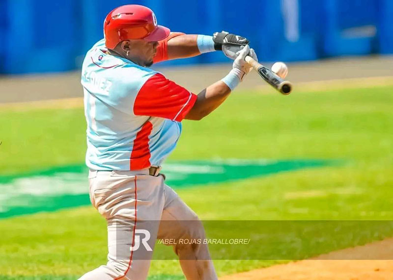 Los avileños marcaron dos carreras en el inning de apertura por jonrón de Osvaldo Vázquez. Foto: Abel Rojas Barallobre / Archivvo Serie Nacional B Ciego de Ávila