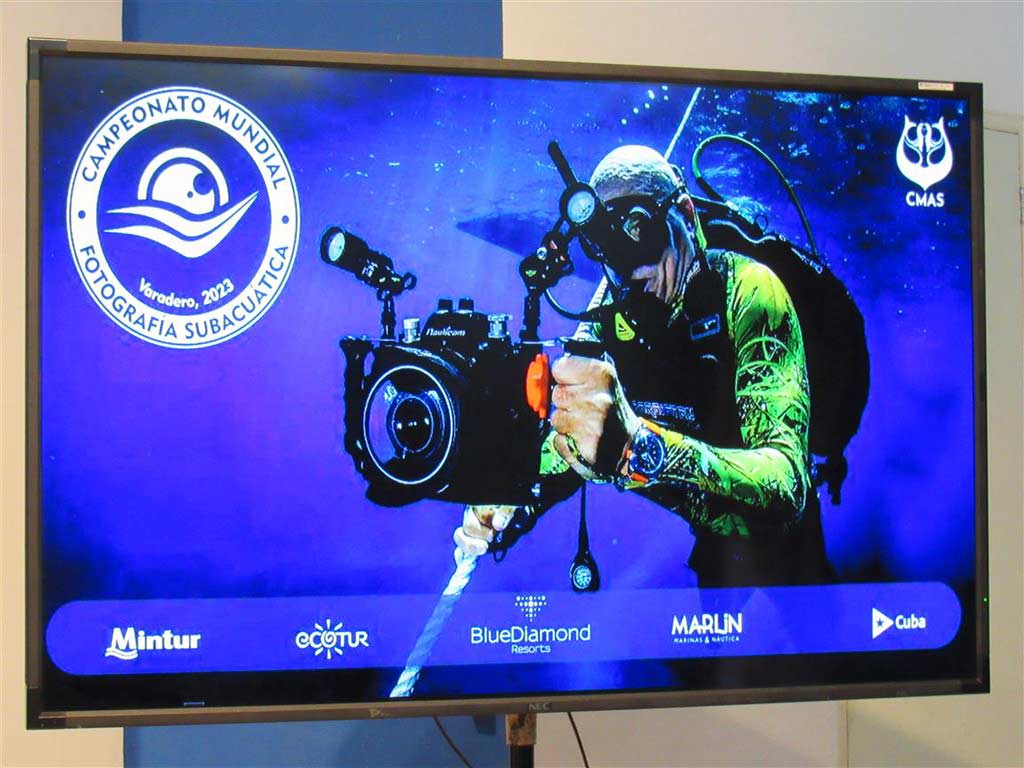 conf press foto submarina