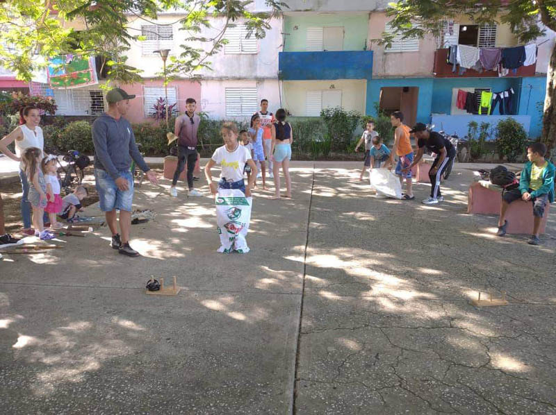 Actividades recreativas en las comunidades. Foto: Perfil de Facebook del Combinado Deportivo Pedro Díaz Coello actividades revolución 4
