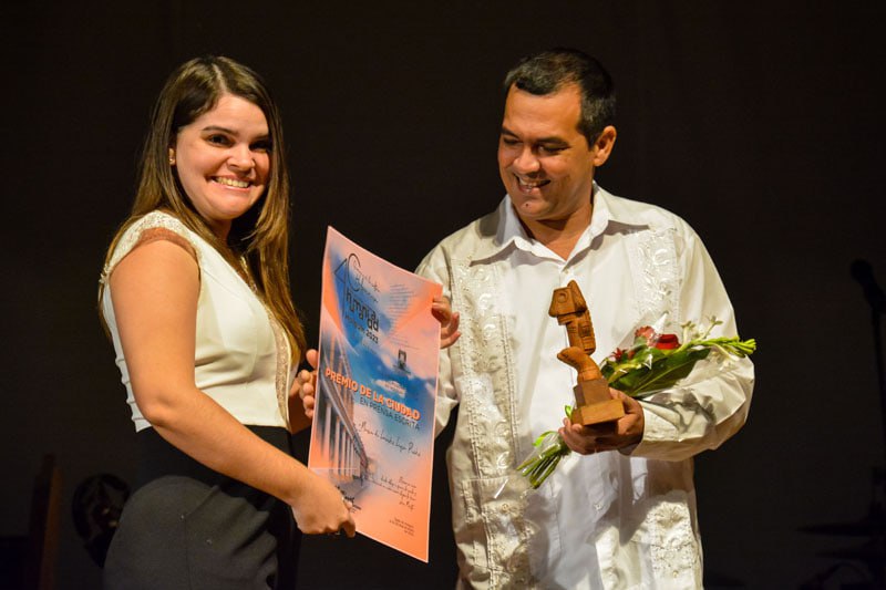 Premios Holguin1