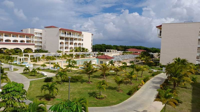 En la península El Ramón de Antilla el hotel Tesoro del Atlántico, de 860 habitaciones, ahora es administrado por la cadena Blue Diamond y se comercializa con el nombre Grand Memories Holguín. temporada turística 2