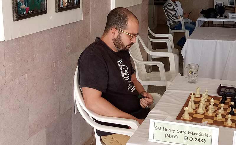 El Maestro Internacional (MI) Henry Soto lidera en solitario la fase élite del Campeonato cubano de ajedrez. Foto del autor ajedrez Henry Soto