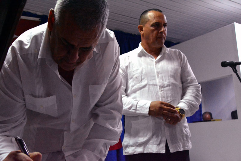 Gobernador cargo 1