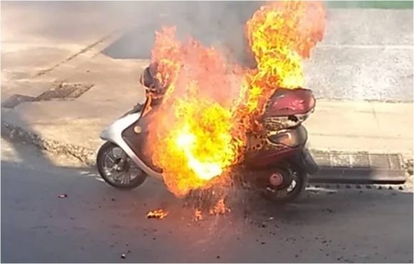 moto electrica se incendia en holguin
