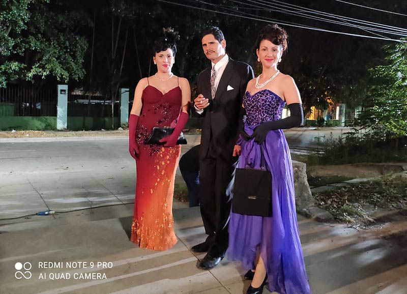 Yaremis Pérez (María Valero ), Niu Ventura (Ernesto Galindo) y Karla Santos (Minín Bujones), en El dereco de soñar. telenovela asuntos pendientes 7
