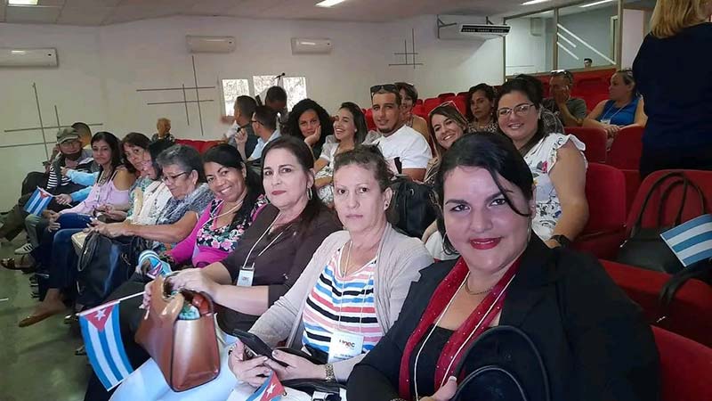 mujer periodista 13