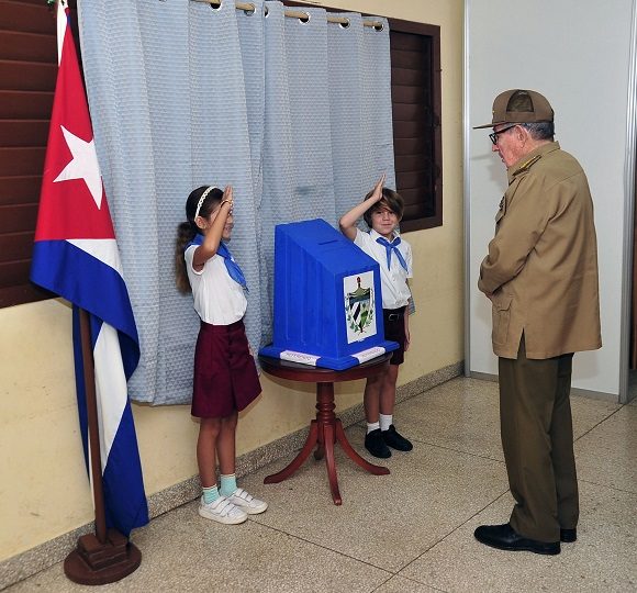 raul castro voto referendo 580x540