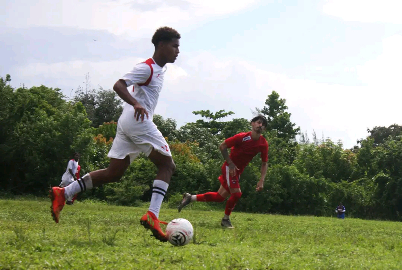 El juvenil Marcos Campos anotó dos goles en el encuentro y sigue dejando muy buena impresión en su debut. Fotos: Nelson Rodríguez Roque Futbol marcos