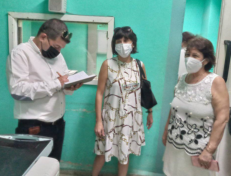 Visitan al Centro Oncológico Territorial y Departamento de Imagenología del hospital general universitario Vladimir Ilich Lenin participantes en Taller Gerencial de Ensayos Clínicos. Foto: Perfil de Facebook del Hospital Lenin. NEURO Salud1