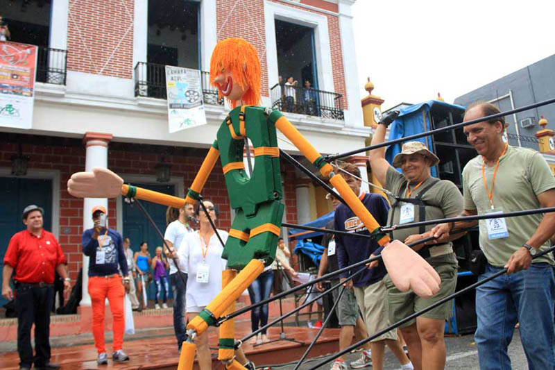 Grupo Teatral Los Cuenteros de Artemisa en Desfile Inaugural (2015) Rom 15 3