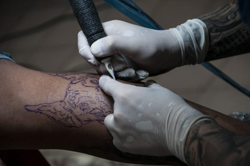 El evento Tatuarte durante las Romerías de Mayo reivindica el arte corporal en la sede la AHS de la ciudad de Holguín (2019) Rom 19 3