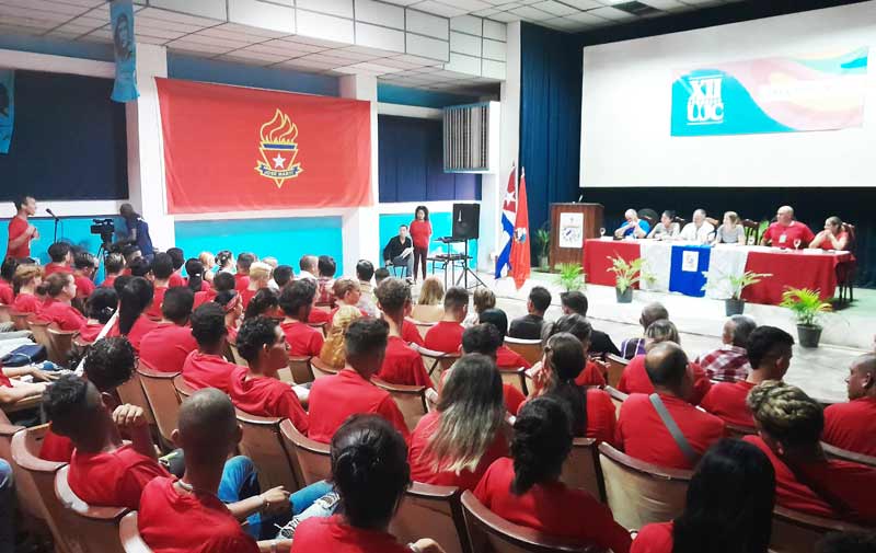 báguanos asamblea ujc