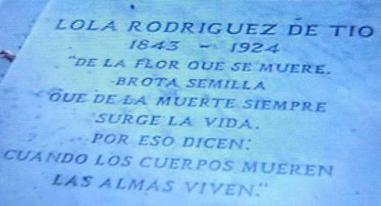 Lápida de su tumba en la necrópolis de Colón, en La Habana. lola5