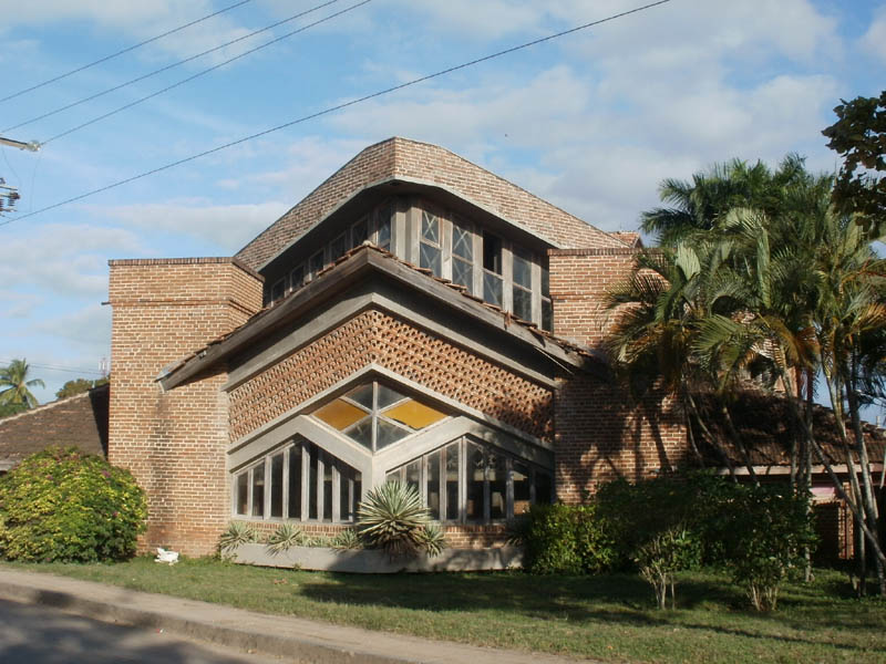 reparación centro.cultural velasco Félix Varona 5