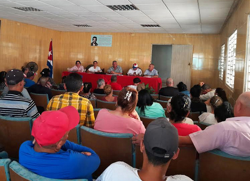 gobernador Holguin4