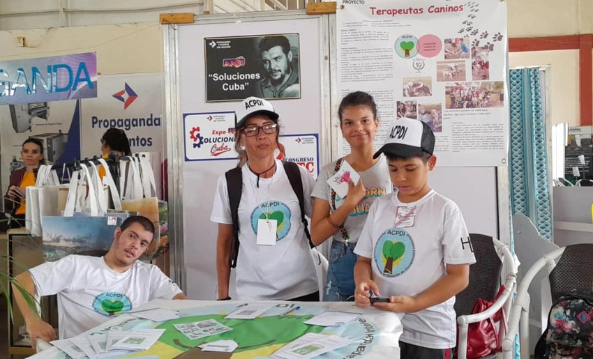 proyecto terapeutas caninos personas discapacidad