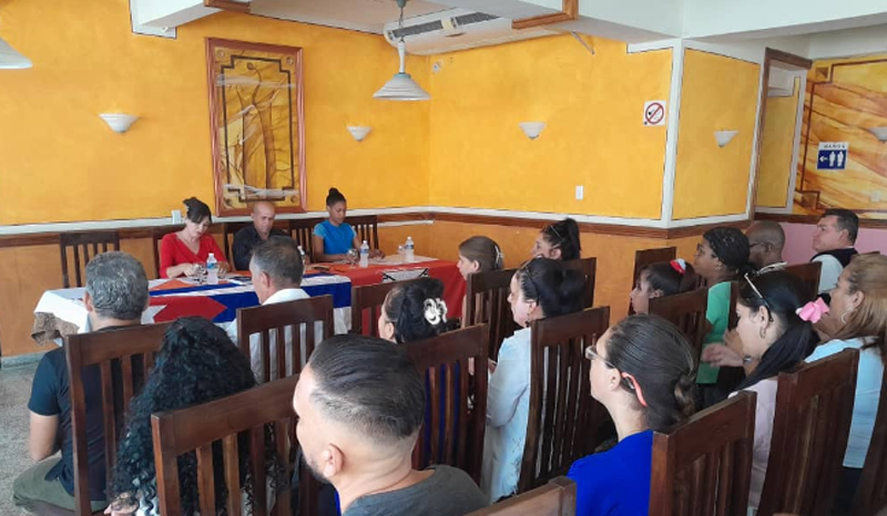 1- La asamblea del Buró municipal se efectuó en el marco del proceso orgánico del XXII Congreso de la Central de Trabajadores de Cuba y la III Conferencia Nacional del Sntht . Fotos: De la autora sindicatorus 1