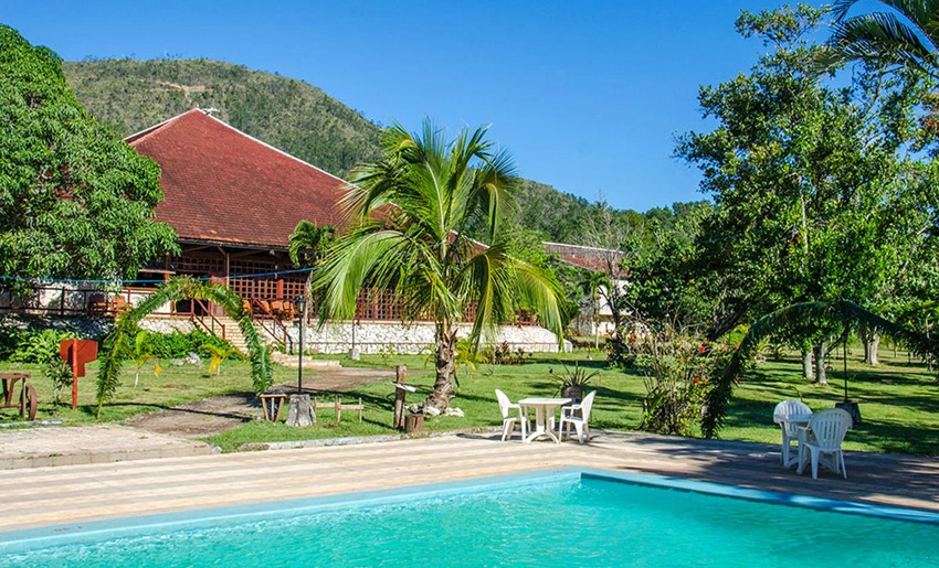 villa pinares de mayari