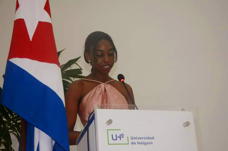 graduación uho 04