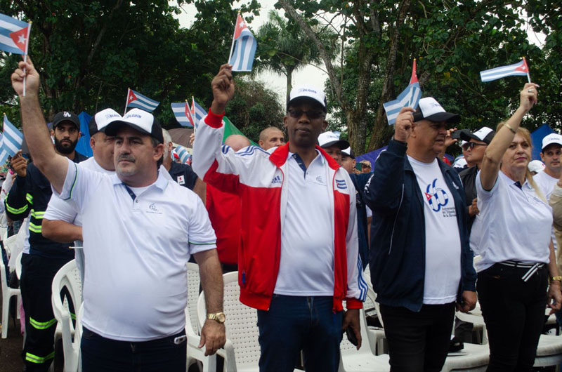 acto revolución 01