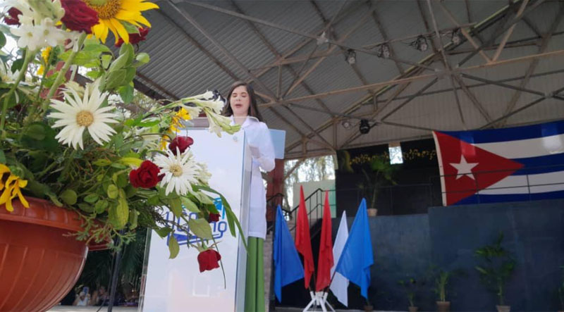 graduacionmejorgraduadaUNI4