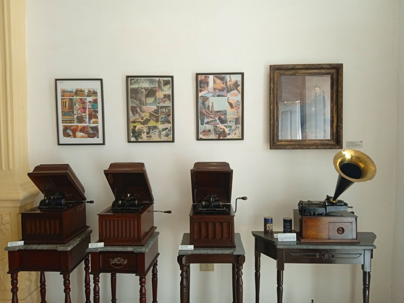 casa victrola 02
