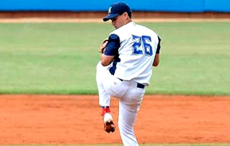 Carlos alberto santiesteban Pitcher