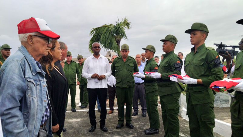 cementerio homenaje 01